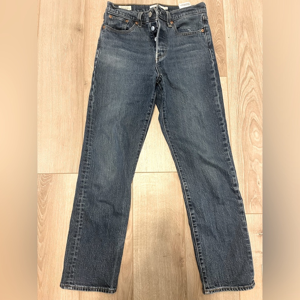 Levis Women’s Jeans sz 26 Wedgie Straight